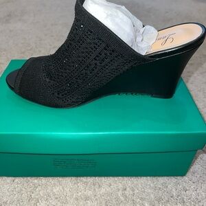 Lauren Lorraine Black Wedge Shoes Rhinestone Stretchy Hugging Material NIB Chic